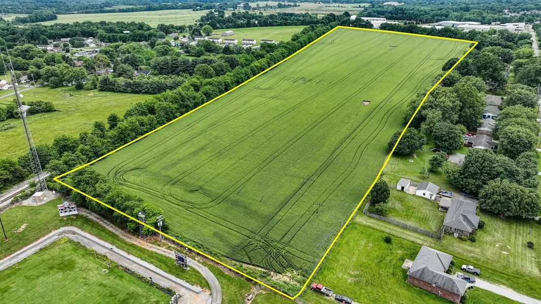 1 Riggs Ave, Portland, TN 37148