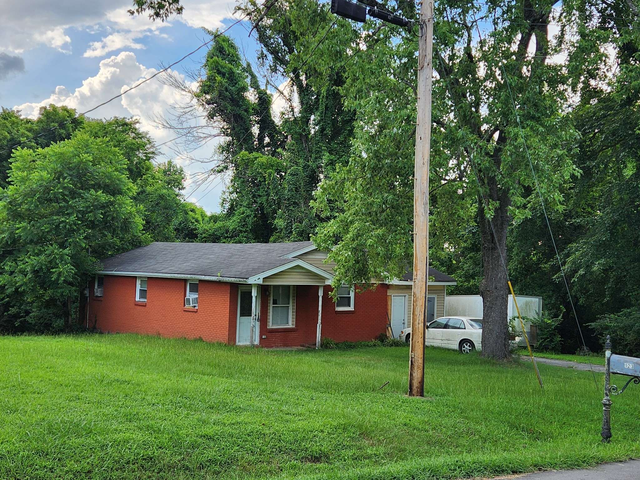 Mount Juliet, TN 37122,123 Thelma Dr