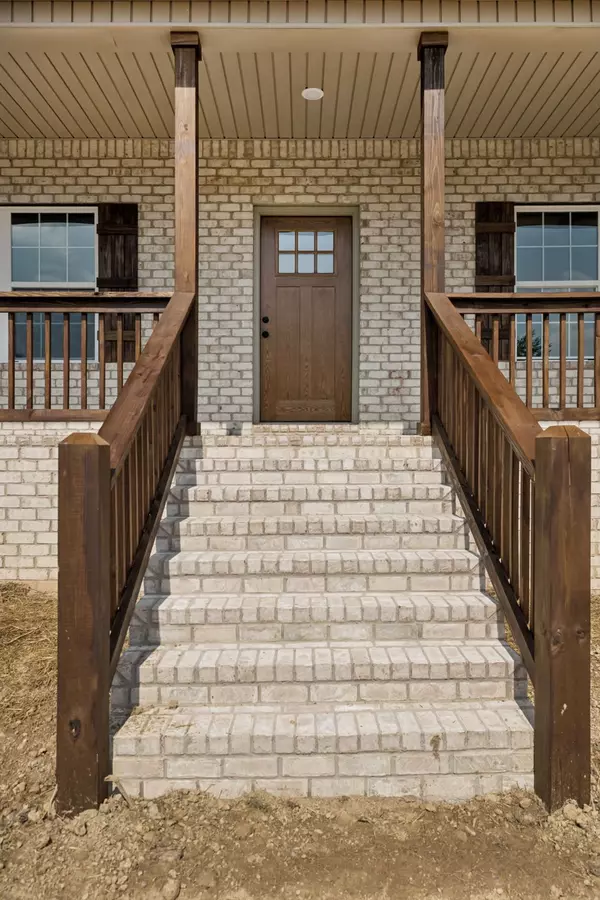 Westmoreland, TN 37186,670 Howell Rd