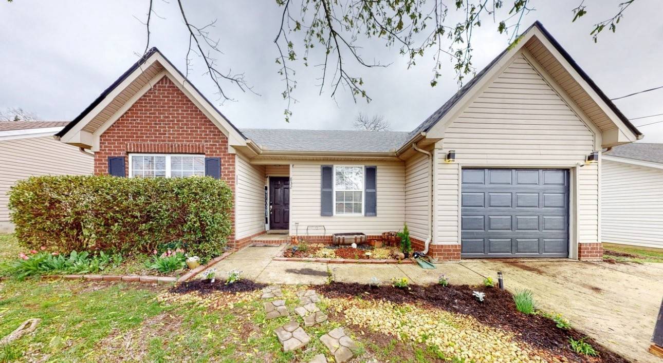 832 Lavergne Ln, La Vergne, TN 37086