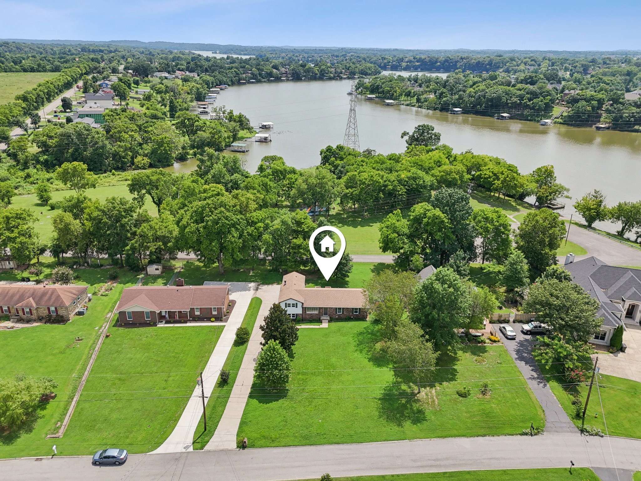 129 Lake Point Dr, Gallatin, TN 37066
