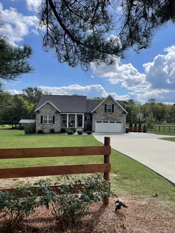 Dickson, TN 37055,1034 Hayshed Rd