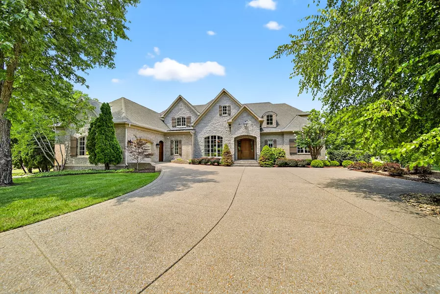 214 Bluegrass Dr, Hendersonville, TN 37075