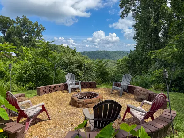 Smithville, TN 37166,392 Oak Dr