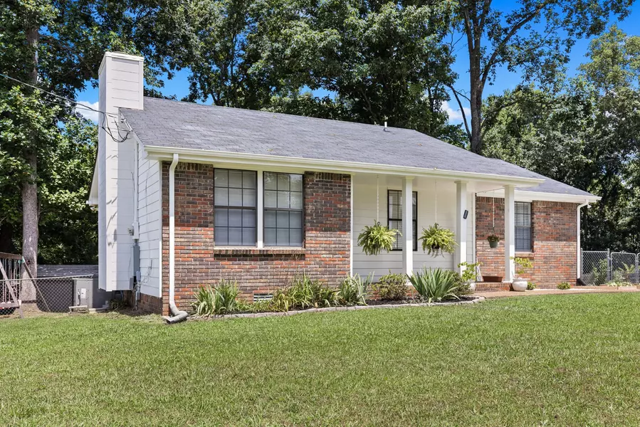 1803 Winding Way Dr, White House, TN 37188