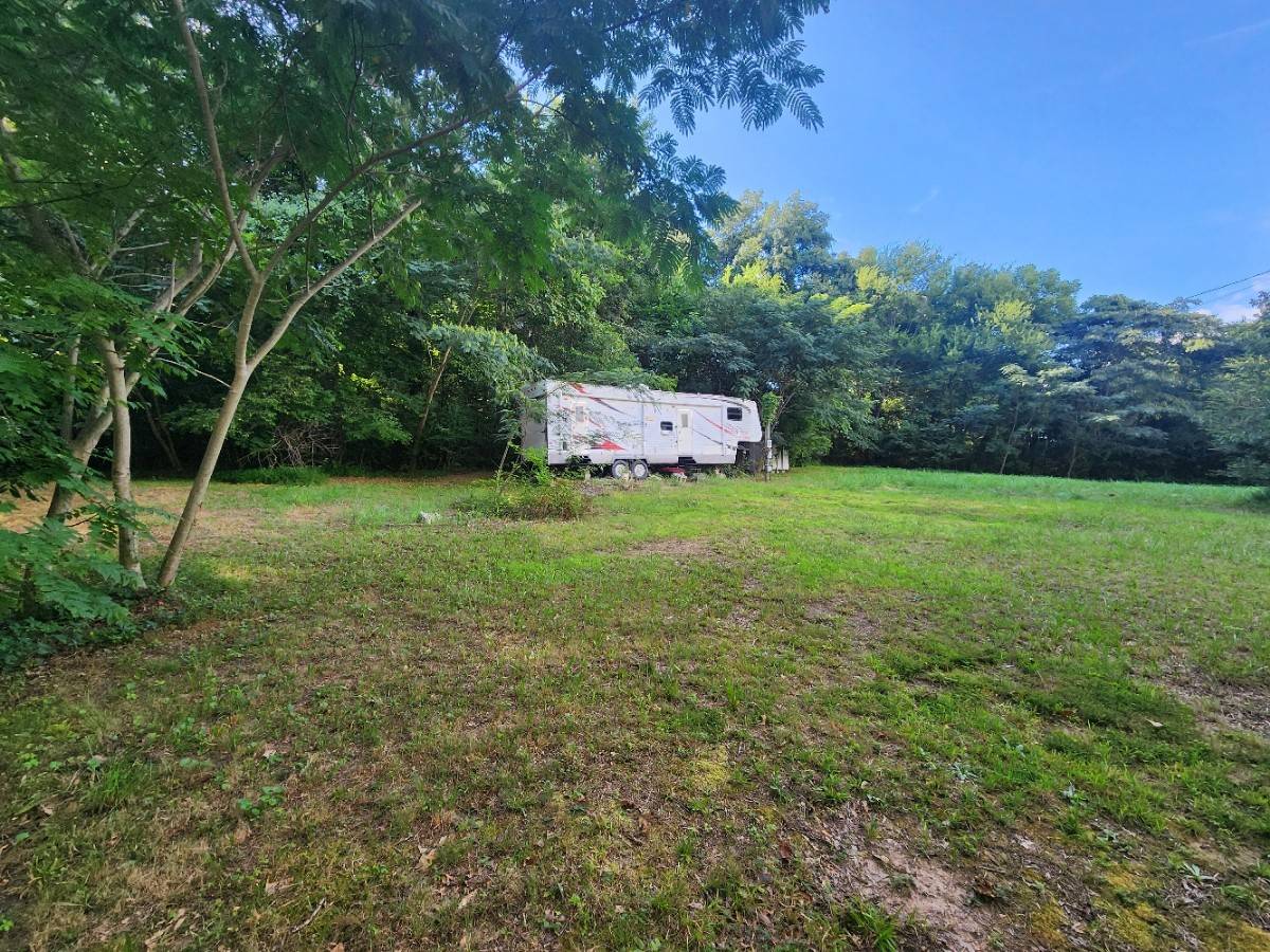 1325 LInden Hwy, Clifton, TN 38425