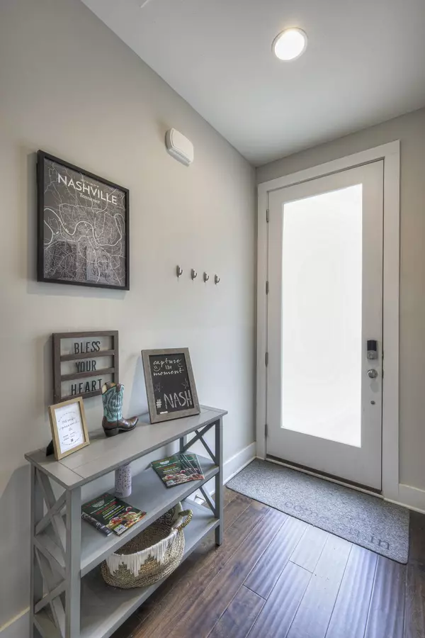 Nashville, TN 37207,64 Fern Ave #5