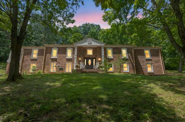 925 Green Valley Dr, Nashville, TN 37220