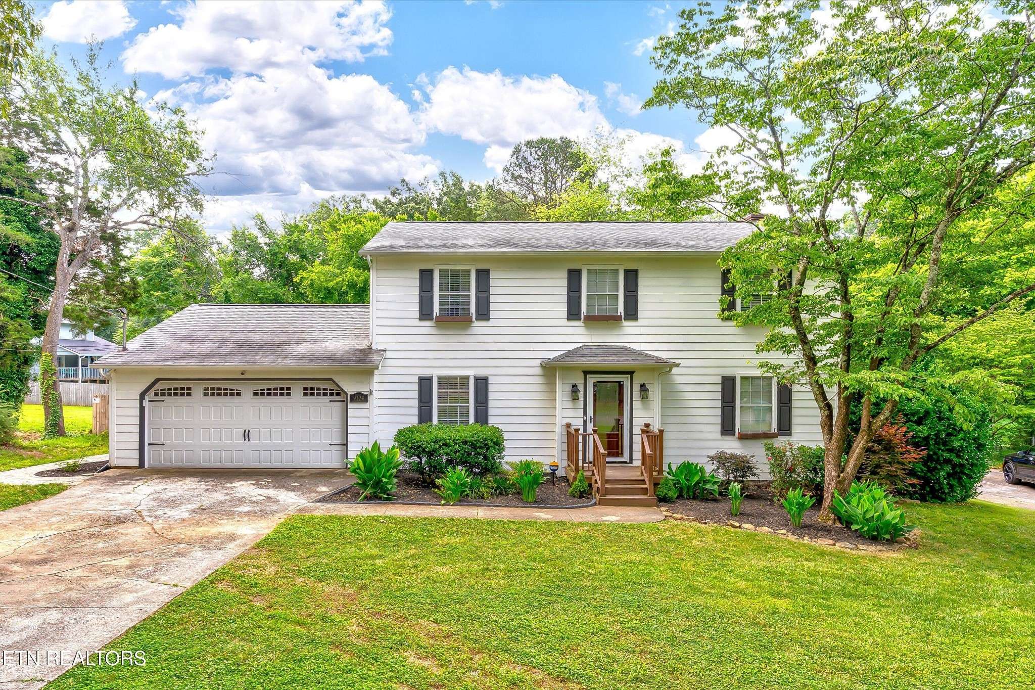 9124 Candlewood Drive, Knoxville, TN 37923