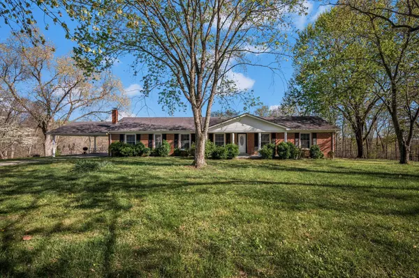 1175 Batson Mill Rd, Charlotte, TN 37036