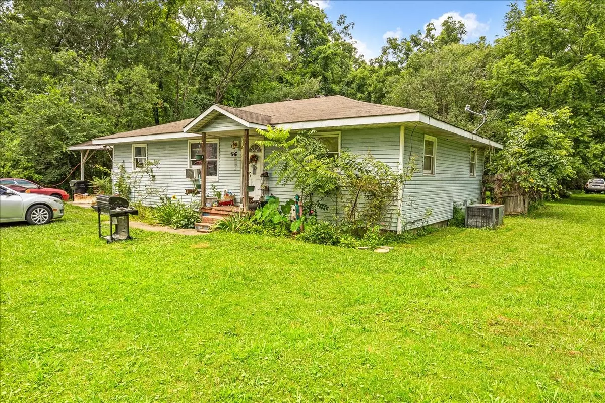 Tullahoma, TN 37388,1607 E Grundy St