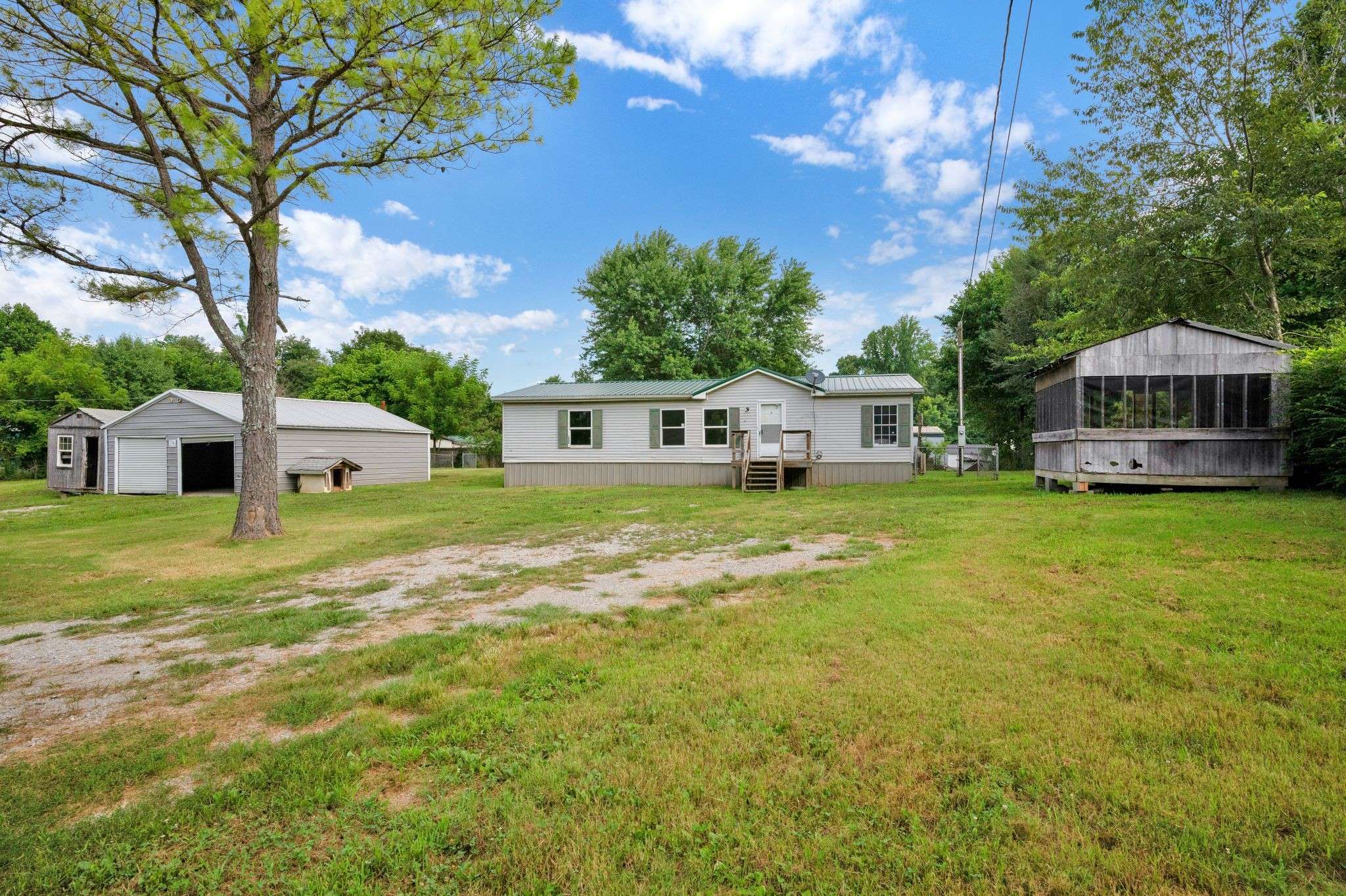 2335 Wayne Rd, Bon Aqua, TN 37025