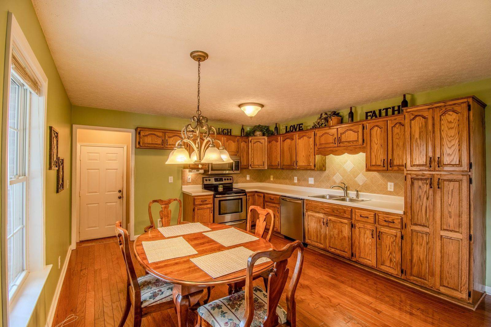 White House, TN 37188,213 Blueberry St
