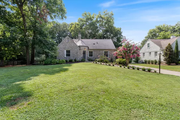 Nashville, TN 37215,3511 Woodmont Ln