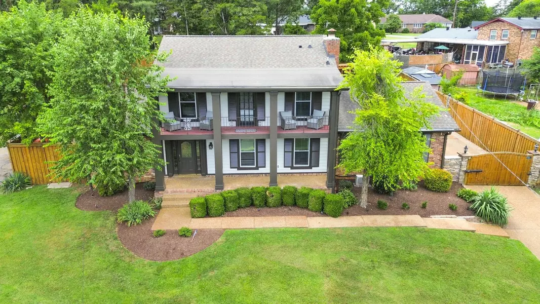 3832 Anderson Rd, Nashville, TN 37217