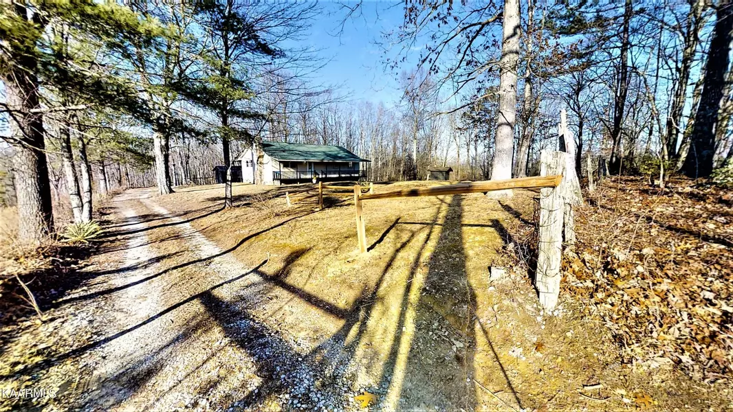 248 Garlen Price Rd, Rockwood, TN 37854