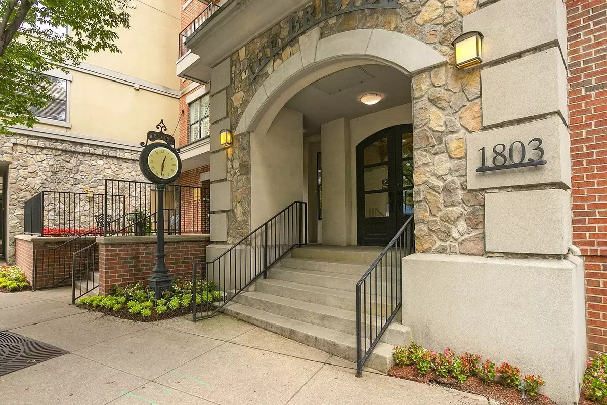 Nashville, TN 37203,1803 Broadway #121