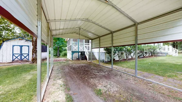 Hohenwald, TN 38462,146 Royal Oak Rd