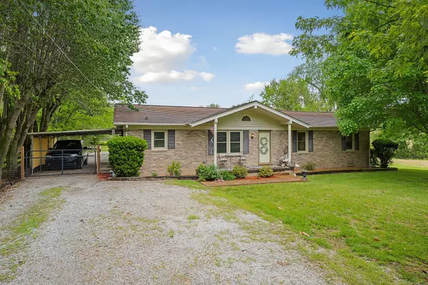 8565 Old Kentucky Rd, Sparta, TN 38583