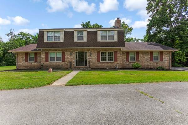1621 Riverbend Rd, Hopkinsville, KY 42240