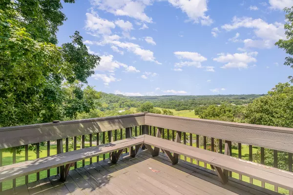 1696 Theta Pike, Columbia, TN 38401