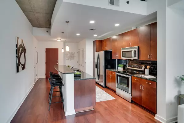 Nashville, TN 37201,301 Demonbreun St #1701