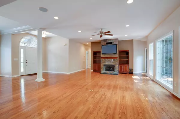 Hendersonville, TN 37075,182 Spy Glass Way