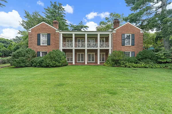 201 Sunnyside Dr, Nashville, TN 37205