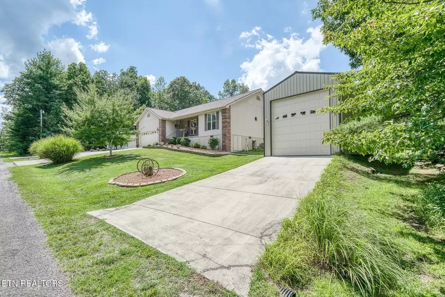 2051 Menasha Drive, Crossville, TN 38572