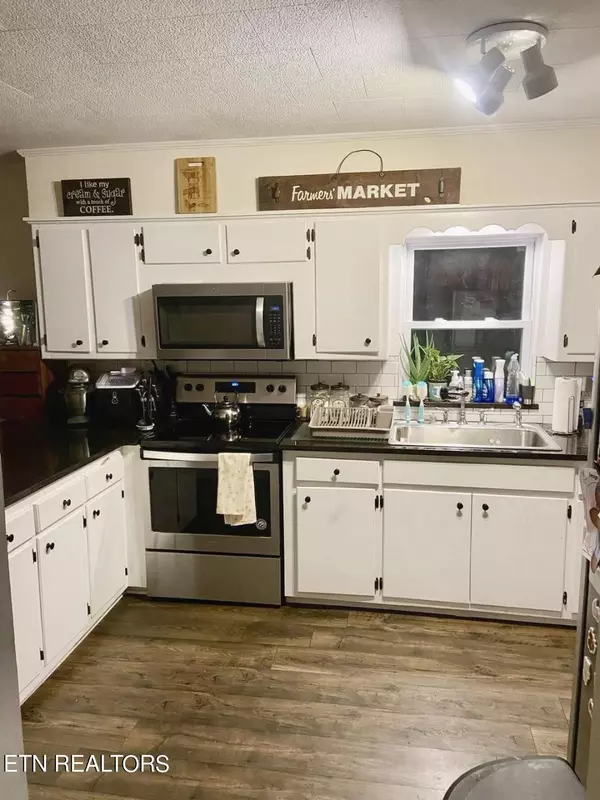 Gainesboro, TN 38562,291 E Hill Rd