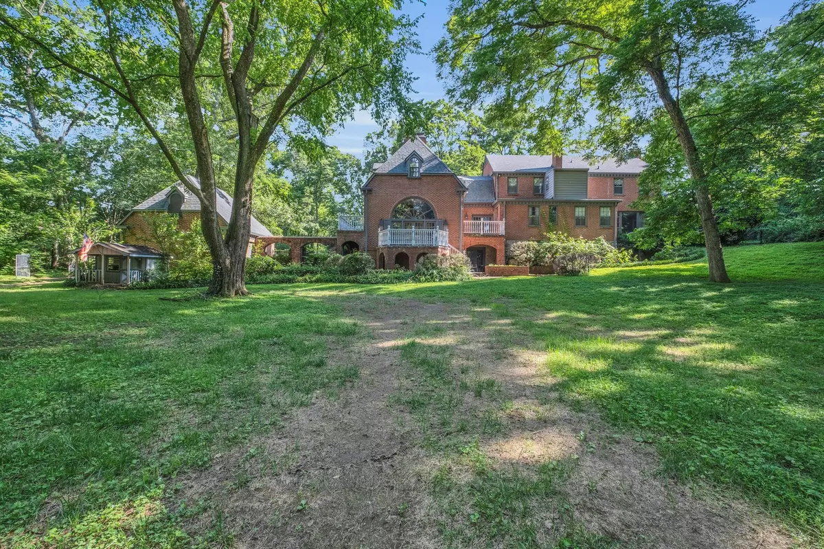 Nashville, TN 37220,1038 Tyne Blvd