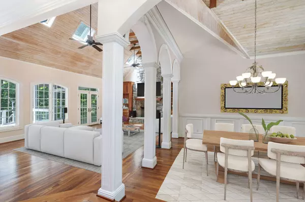 Charlotte, TN 37036,415 Cooksey Batson Rd