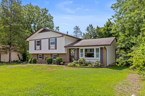 Hixson, TN 37343,818 Sutton Drive