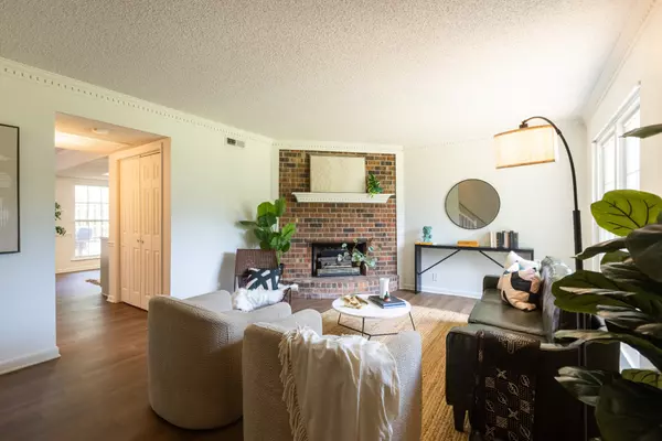 5600 Country Dr #303, Nashville, TN 37211