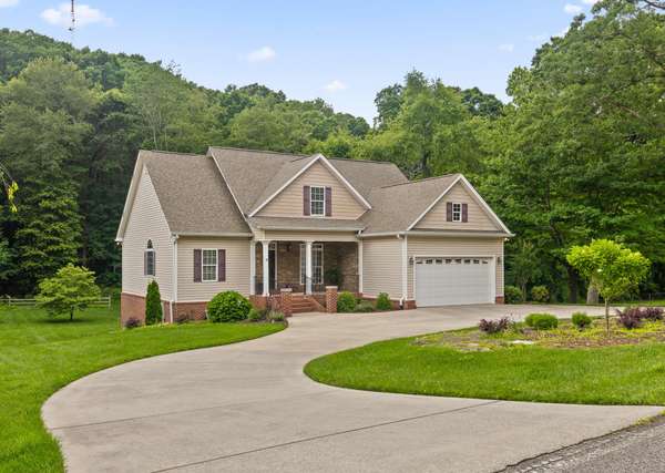 3375 Wilson Avenue, Signal Mountain, TN 37377