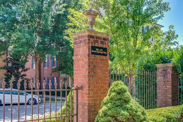 Brentwood, TN 37027,307 Seven Springs Way #102