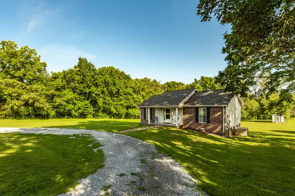 Greenbrier, TN 37073,748 E College St
