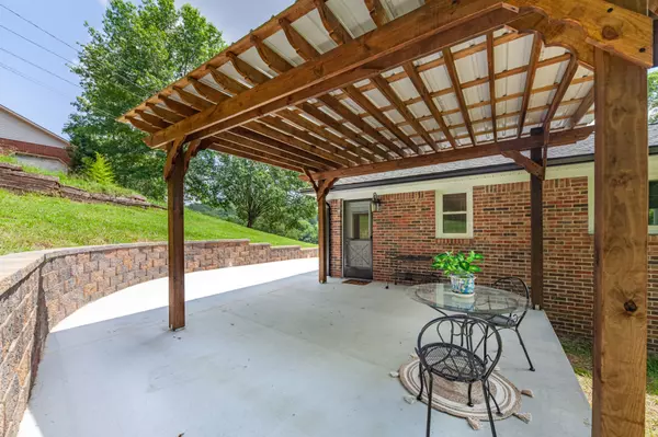 Pulaski, TN 38478,308 Longview Dr