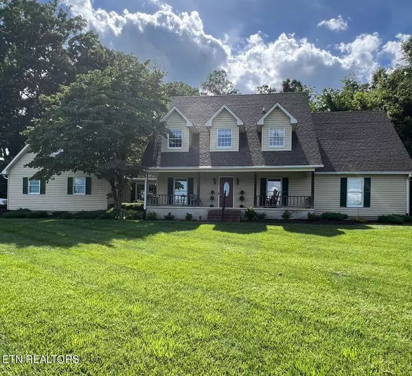 800 Davis Drive, Lenoir City, TN 37772