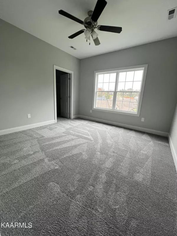 Lenoir City, TN 37771,220 Grayleaf Lane