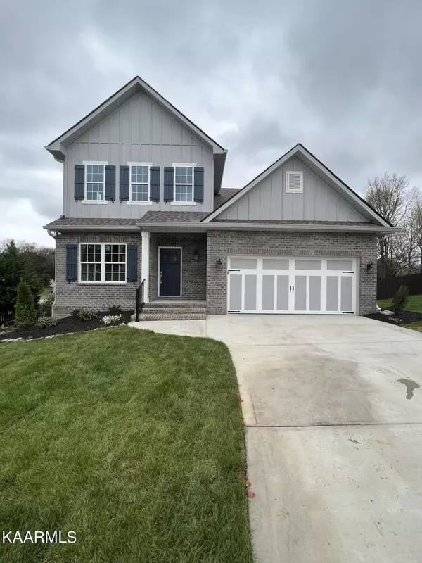 220 Grayleaf Lane, Lenoir City, TN 37771