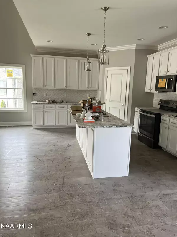 Lenoir City, TN 37771,230 Edgefield Lane