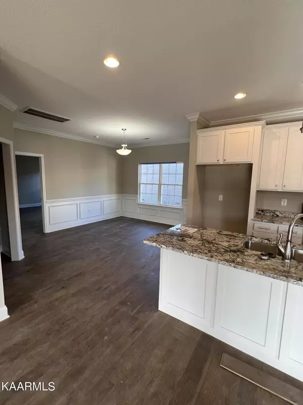 Lenoir City, TN 37771,431 Flora Drive