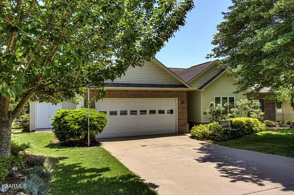 Loudon, TN 37774,213 Saligugi Circle