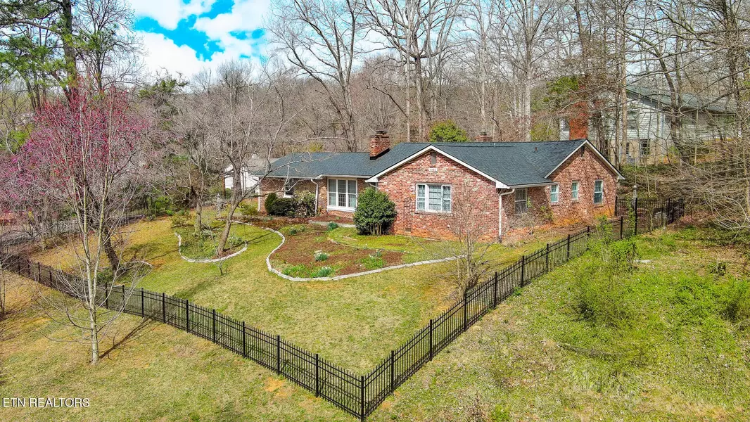 4701 Shady Dell Tr, Knoxville, TN 37914