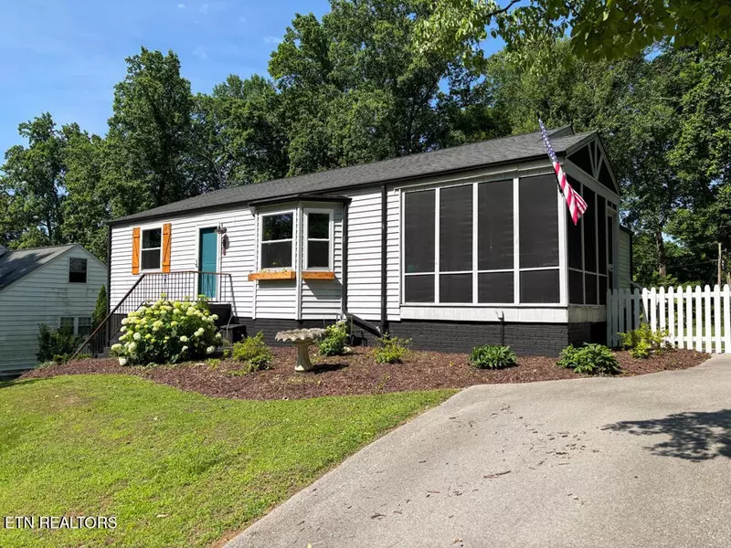 213 W Red Bud Rd, Knoxville, TN 37920