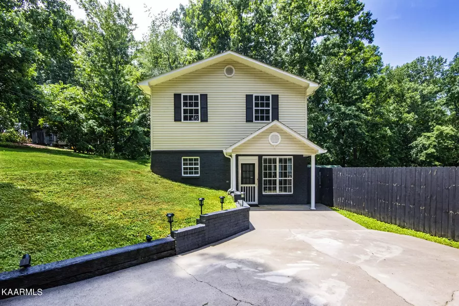 165 Turman Drive, Lenoir City, TN 37772