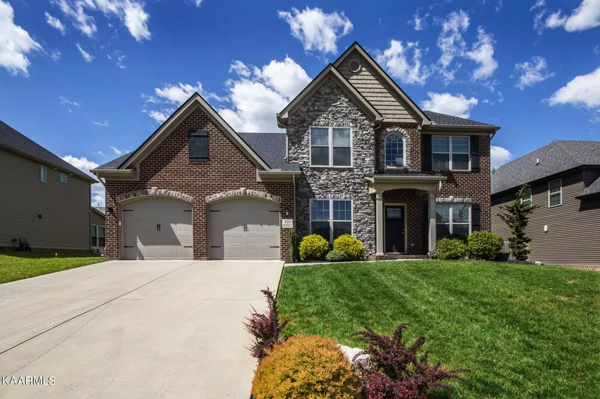 Maryville, TN 37801,925 Brookwood Lane