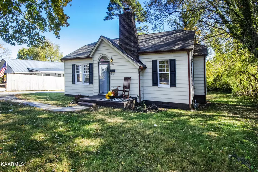 208 Hillcrest St, Clinton, TN 37716