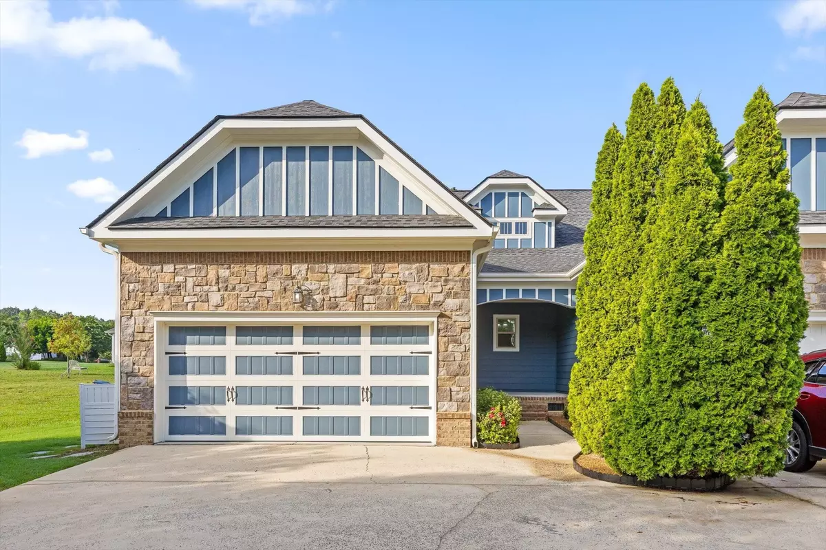 Ooltewah, TN 37363,8248 Towncreek Circle